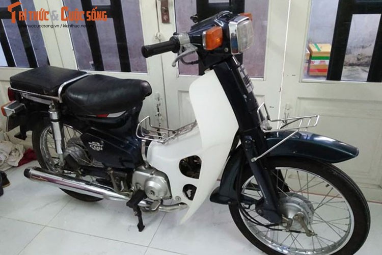 &quot;Huyen thoai&quot; Honda Cub 82 gia chi 12 trieu tai Sai Gon